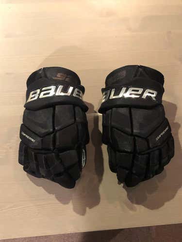 Brand New Bauer Supreme S29 Gloves 13"