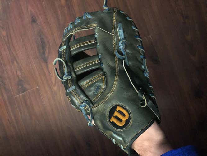 Black High School/College Wilson Right Handed First Base Baseball Glove 12.25"