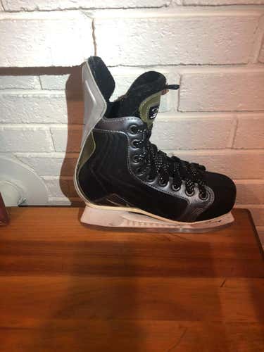Junior Bauer Hockey Skates D&R (Regular) Size 3.5