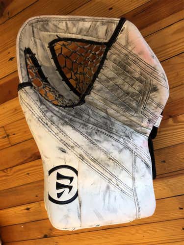 White Senior Warrior Ritual G4 Pro Glove and Blocker