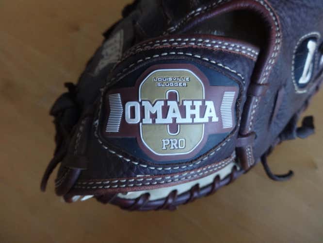 Louisville Slugger OMAHA PRO  Catchers Mitt / Brown / Right Hand Throw