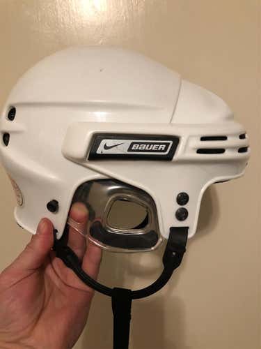 White  Large Bauer 5500 Helmet