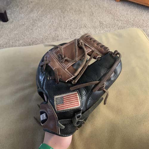 Black  Infield 11.5" Baseball Glove