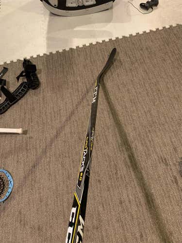 Senior Right Handed Super Tacks 2.0 Pro Stock Hockey Stick