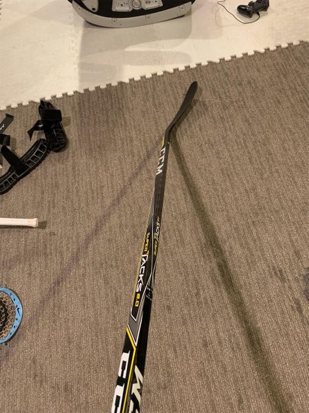 Senior Right Handed Super Tacks 2.0 Pro Stock Hockey Stick