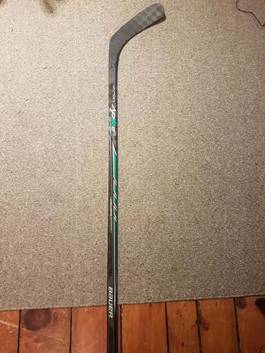 Intermediate Bauer Right Handed Vapor APX2 Hockey Stick Mid P89 Darby Vanek 67 flex