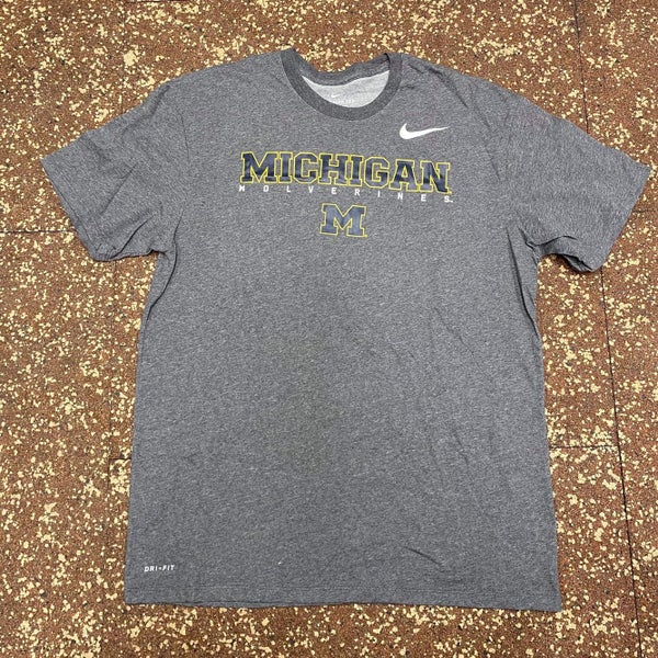 Michigan Wolverines Hockey Adult Medium Shirt