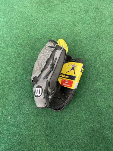 Black New Wilson Right Handed Onyx Softball Glove 12.5"