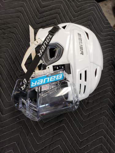 White Large Bauer Re-Akt 200 Helmet  with new bauer concept 3 shield