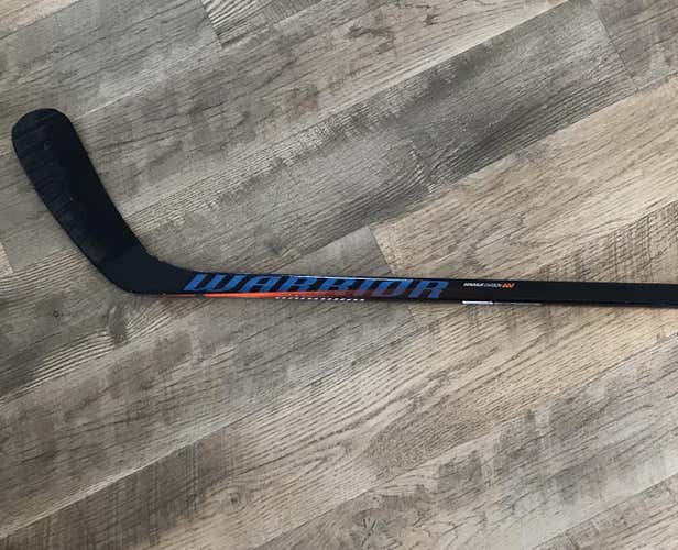 Senior Right Handed Covert QRE4 Mid  Hockey Stick
