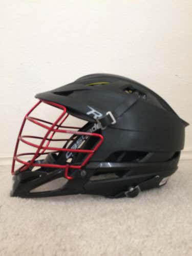 Black/red Cascade R Helmet