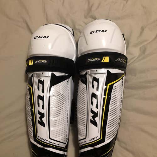 Senior CCM Super Tacks  Shin Pads