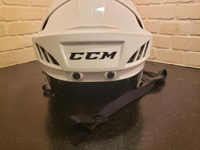 White Medium CCM FL40 Helmet