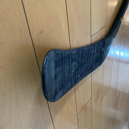 Senior Right Handed Vapor FlyLite Hockey Stick
