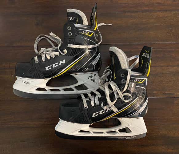 CCM AS1 Skates 8D W/ Tuuks and LS5 Steel
