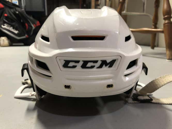 White Medium CCM Tacks 710 Helmet