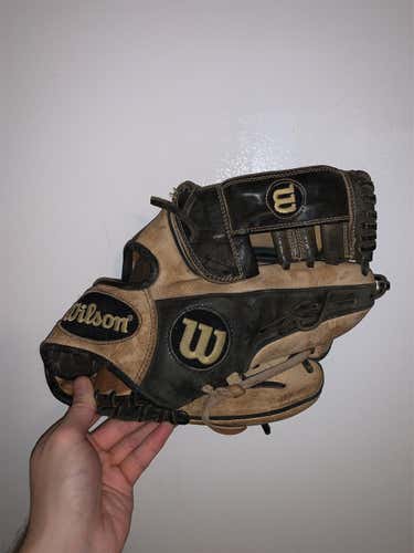 Wilson A2000 Right Hand Glove Used 11.25