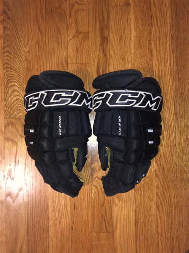 Black Senior CCM Classic Pro 4-Roll 14" Gloves