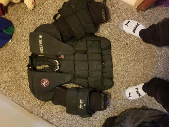 White Senior 20" Bauer Full Right Goalie Full Set