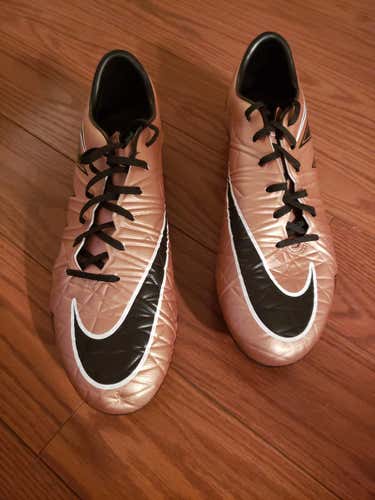 Gold New Men's 10 (Women's 11) Molded Cleats Nike Hypervenom Phantom Cleats