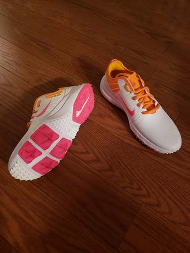 Orange New Women's 7.5 (Women's 8.5) Nike Golf Shoes
