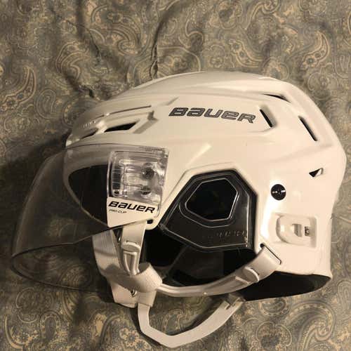 White  Medium Bauer Re-Akt 150  Helmet