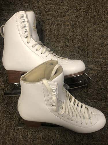 White Jackson Figure Skates Size 6.5