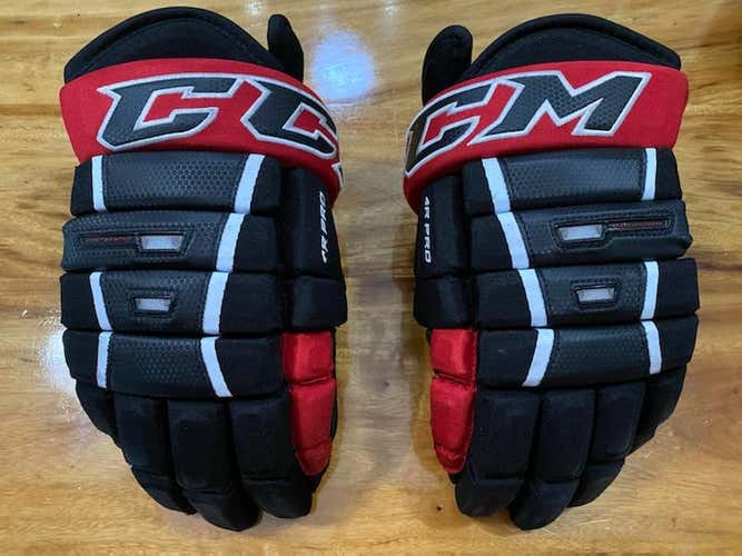Black/Red Senior CCM 4 Roll Pro Gloves 14"