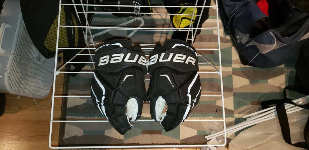 Black Senior Bauer Vapor APX2 Pro Gloves 14"