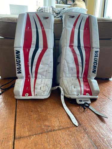 22+2” Vaughn Vaughn V7 XR Junior White Goalie Leg Pads
