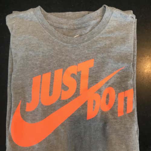 Men's Extra Large Nike Shirt