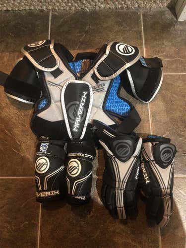 Youth  Maverik Charger Shoulder Pads