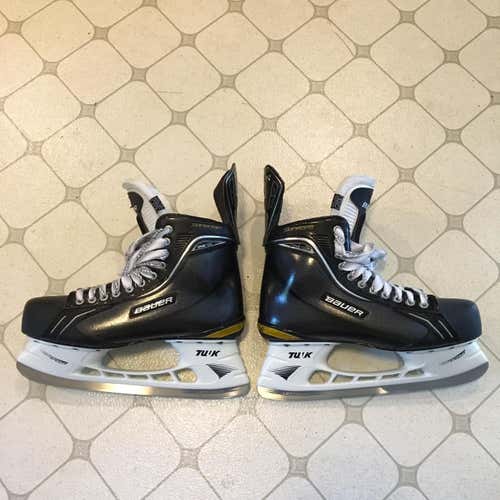 Senior Bauer Supreme One100 EE (Extra Wide)  Size 10.5 Hockey Skates