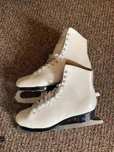 White   Size 6 Figure Skates