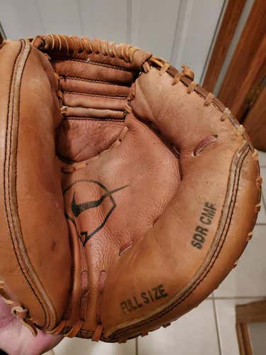 *Make A Reasonable Offer* HS/College Nike Right Handed Catcher's Diamond Ready Baseball Glove