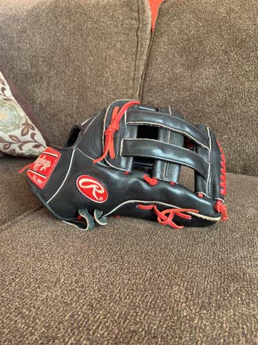 Black High School/College Outfield Heart of the Hide 13" Baseball Glove