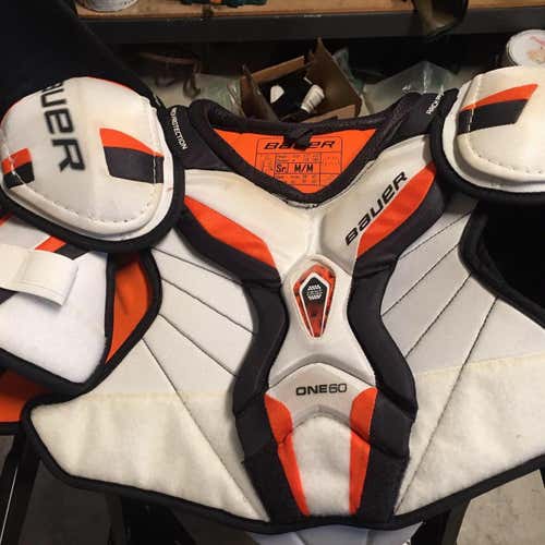 Senior Medium Bauer Supreme One.6 Shoulder Pads