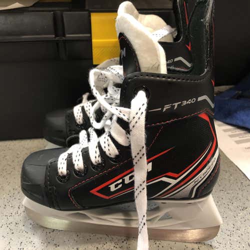 Youth CCM JetSpeed FT340 D&R (Regular) Size 10 Hockey Skates