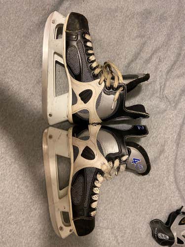 Senior CCM Tacks 4052 D&R (Regular) Size 6.5 Hockey Skates