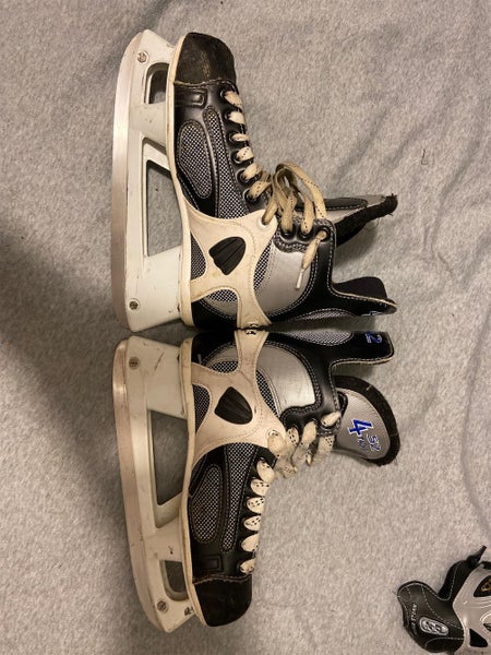 Senior CCM Tacks 4052 D&R (Regular) Size 6.5 Hockey Skates