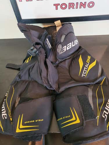 Senior Medium Bauer Total One NXG Girdle