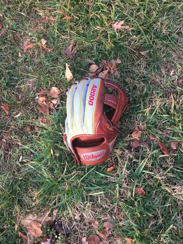 Brown High School/College Wilson Right Handed Infield A200 Dp15 Baseball Glove 11.75"