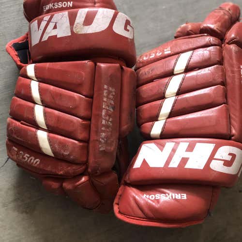 Vaughn Players Gloves
