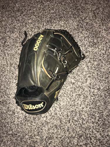 Black  Pitcher's A2000 B2 11.5" Baseball Glove