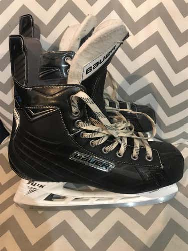 Senior Bauer Nexus 6000 D&R (Regular)  Size 9.5 Hockey Skates