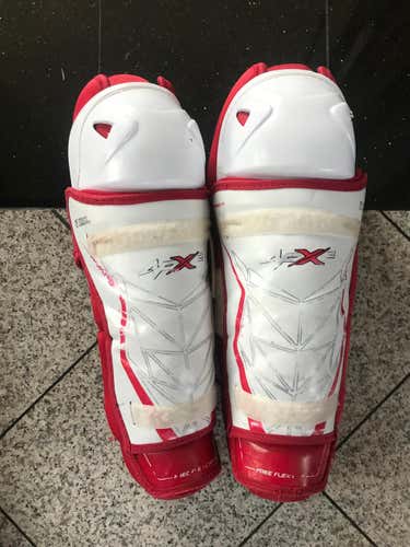 BAUER Apx 2 Shin Guards PRO STOCK GAME USED COLORADO AVALANCHE #8 MAKAR ?