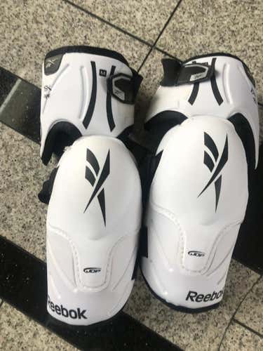 New CCM 19k Elbow Pads Senior Medium Size 5