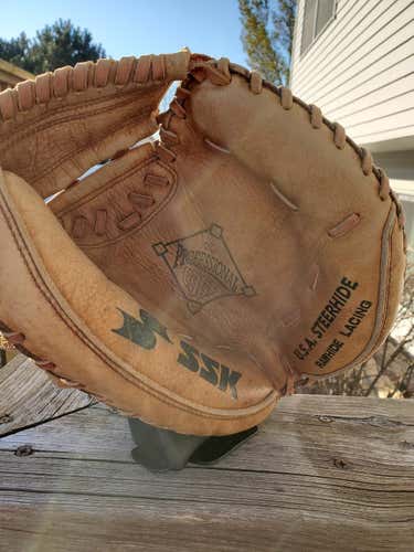 Gold SSK Right Handed Catcher's CM9100 Baseball Glove 31.5"