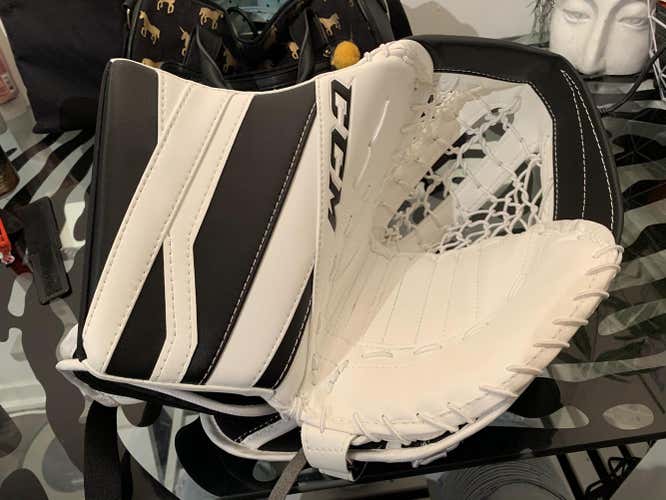 White New Senior CCM Regular E3.9 catcher