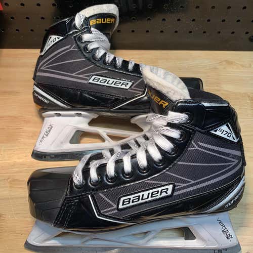 Junior Bauer Supreme S170 Size 4 Hockey Goalie Skates